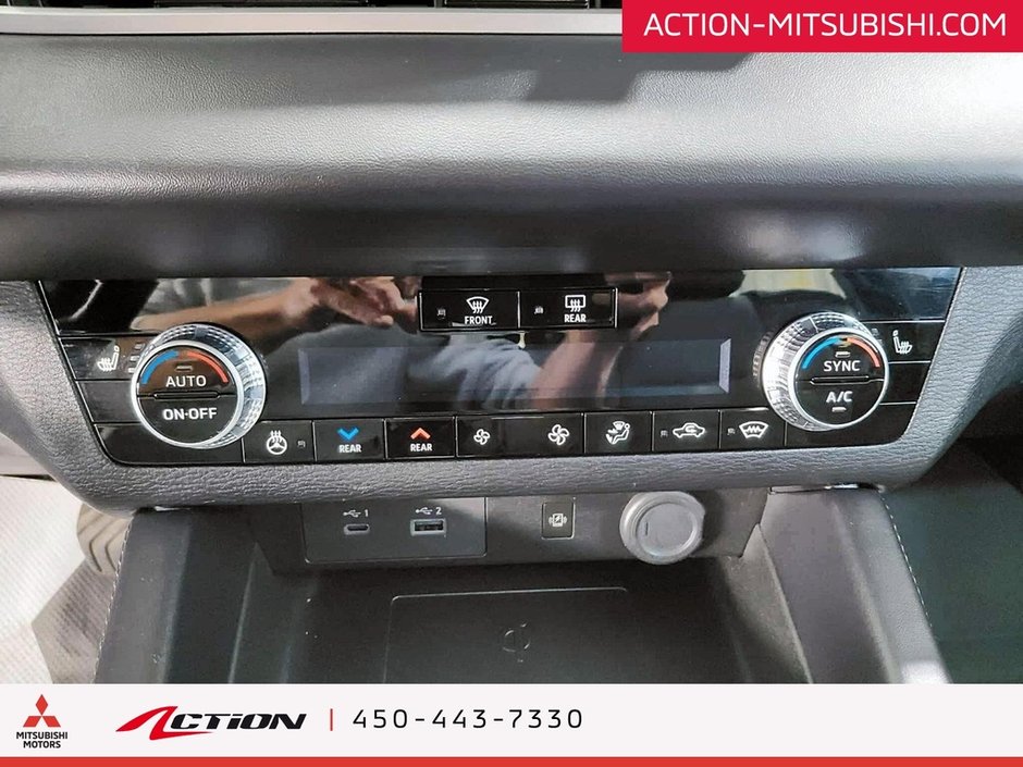 Mitsubishi Outlander PHEV LE S-AWC Toit Pano Carplay Android auto Navigation 2024-26