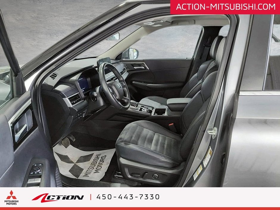 Mitsubishi Outlander PHEV LE S-AWC Toit Pano Carplay Android auto Navigation 2024-9