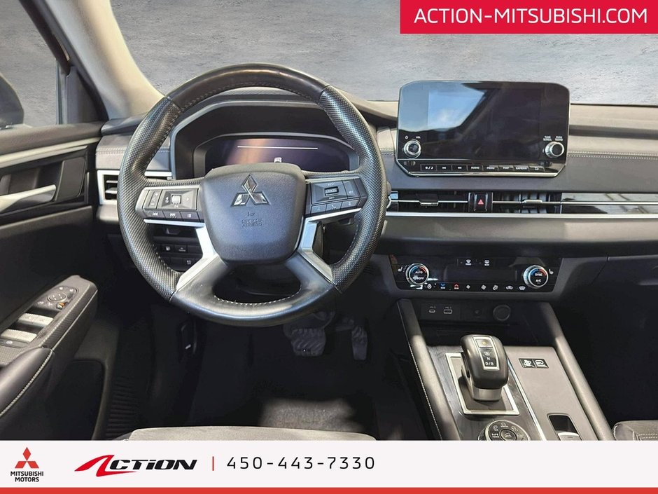 Mitsubishi Outlander PHEV LE S-AWC 7 Passagers Toit Pano Carplay Android 2024-18