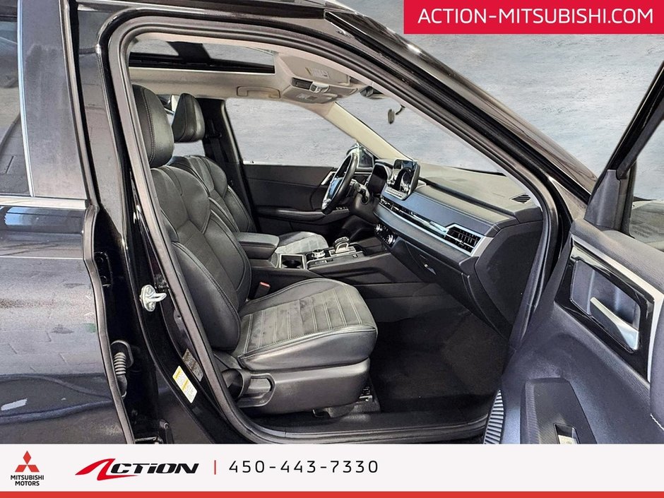 Mitsubishi Outlander PHEV LE S-AWC 7 Passagers Toit Pano Carplay Android 2024-15