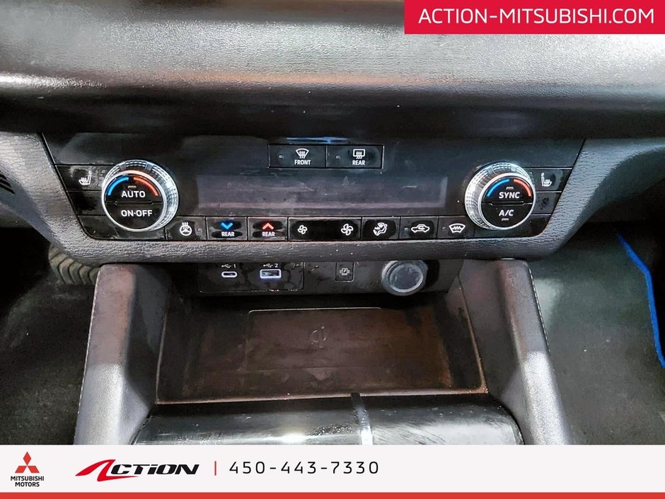 Mitsubishi Outlander PHEV LE S-AWC 7 Passagers Toit Pano Carplay Android 2024-21