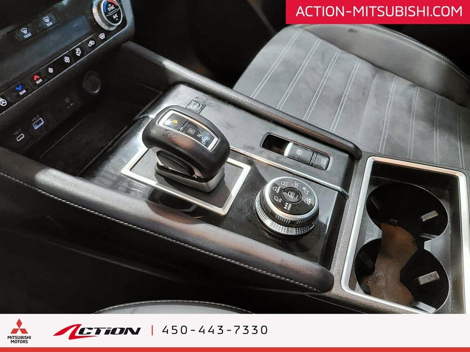 Mitsubishi Outlander PHEV LE S-AWC 7 Passagers Toit Pano Carplay Android 2024-22