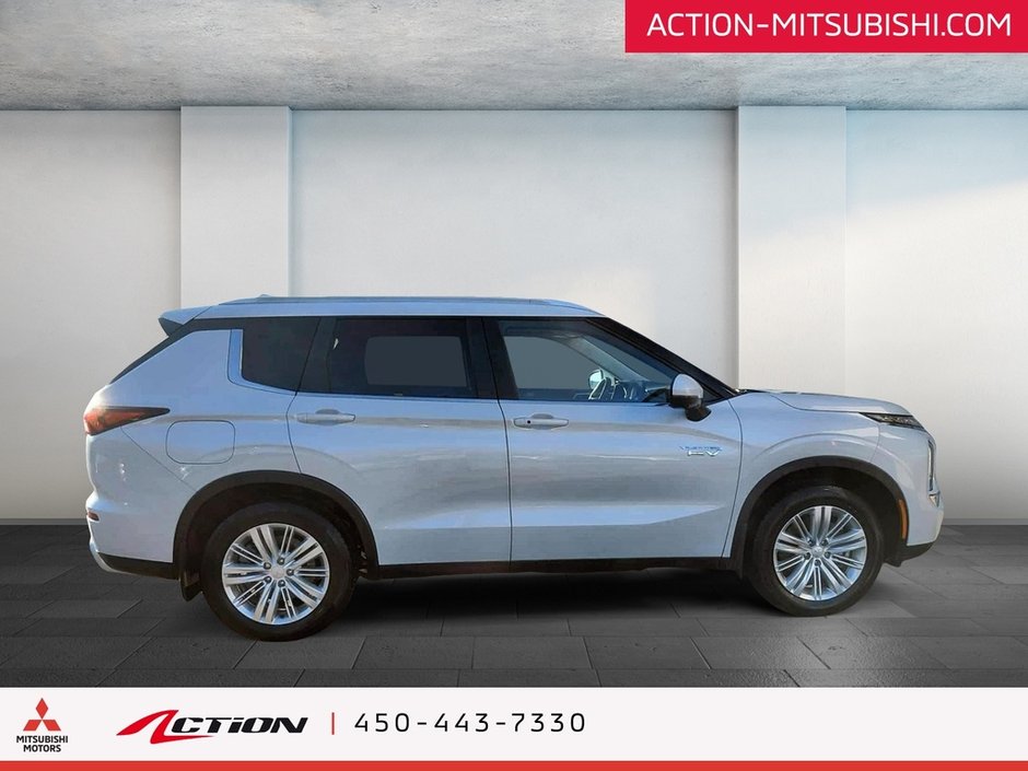 Mitsubishi Outlander PHEV LE S-AWC 7 Passagers Toit Pano Carplay Android 2024-5