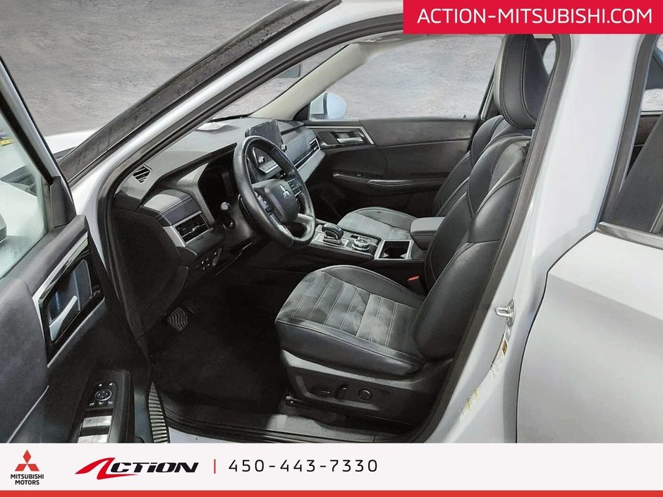 Mitsubishi Outlander PHEV LE S-AWC 7 Passagers Toit Pano Carplay Android 2024-10