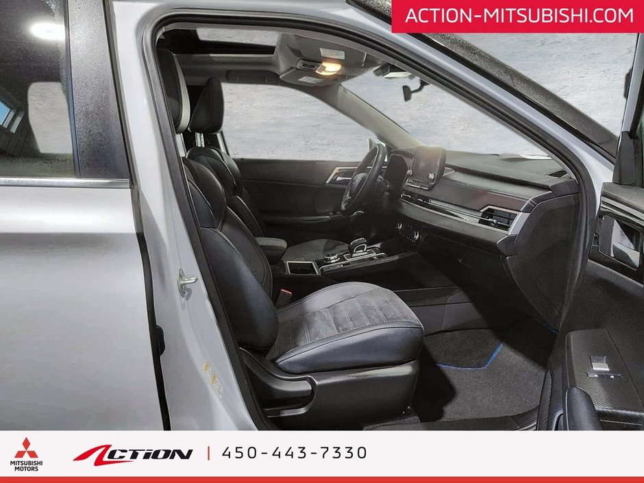 Mitsubishi Outlander PHEV LE S-AWC 7 Passagers Toit Pano Carplay Android 2024-15