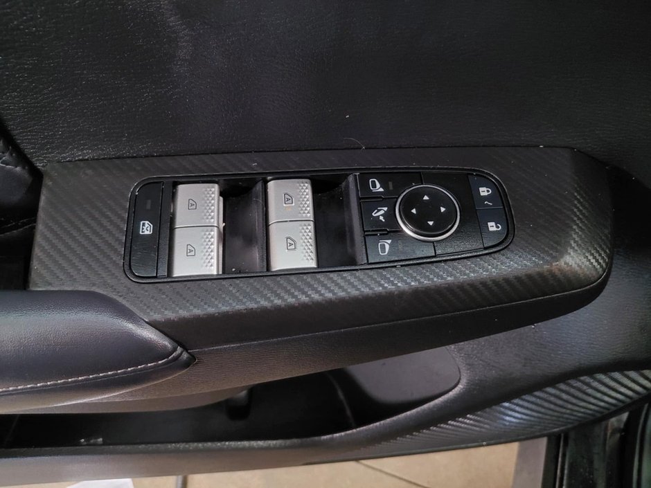 Mitsubishi Outlander PHEV SEL S-AWC Toit Pano Cuir Carplay GPS Android Auto 2024-22