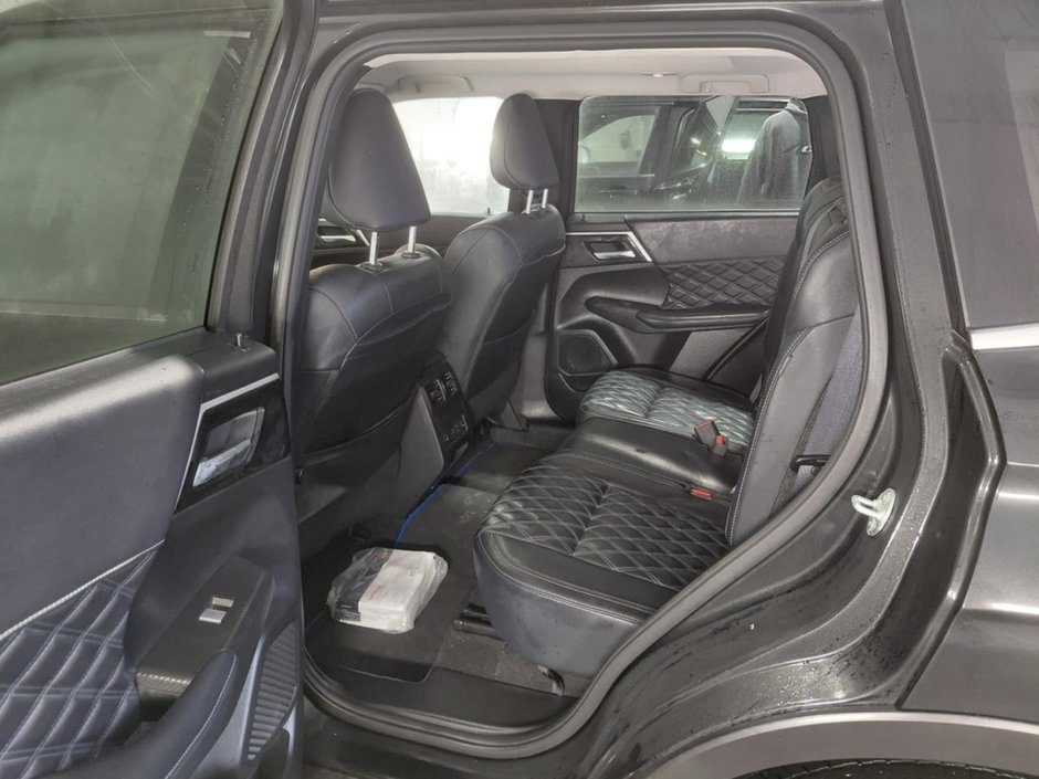 Mitsubishi Outlander PHEV SEL S-AWC Toit Pano Cuir Carplay GPS Android Auto 2024-21