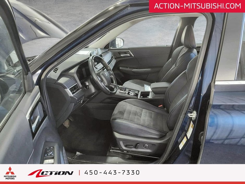 Mitsubishi Outlander PHEV LE S-AWC 7 Passagers Toit Pano Carplay Android 2024-9