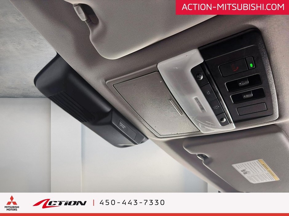 Mitsubishi Outlander PHEV LE S-AWC Toit Pano Carplay Android auto Navigation 2024-17