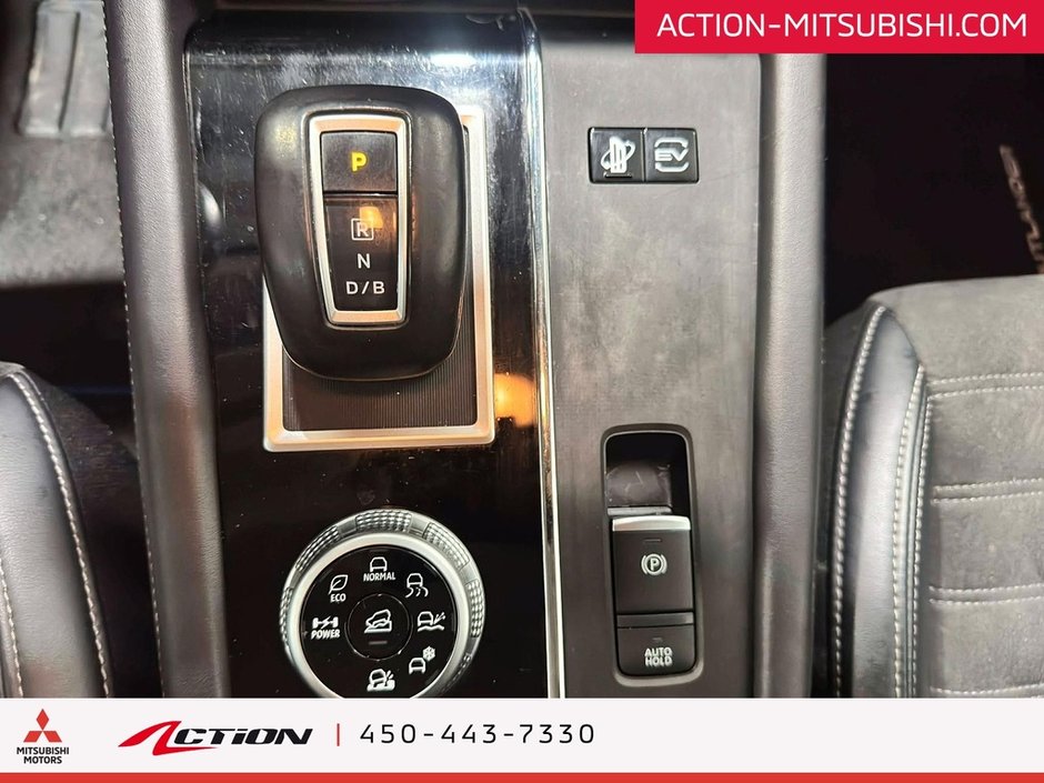 Mitsubishi Outlander PHEV LE S-AWC Toit Pano Carplay Android auto Navigation 2024-13