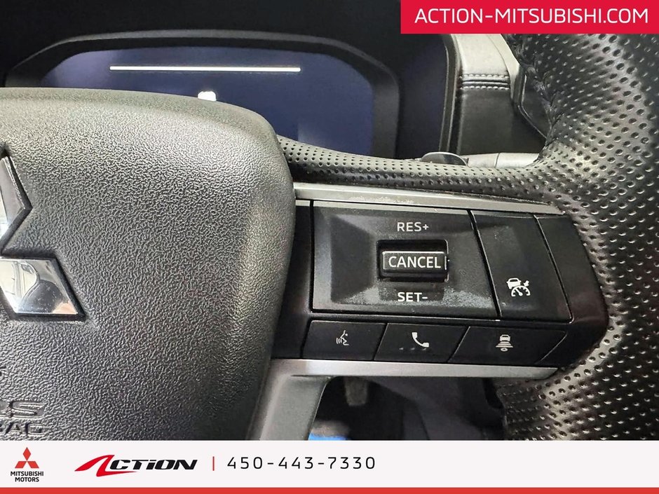 Mitsubishi Outlander PHEV LE S-AWC Toit Pano Carplay Android auto Navigation 2024-16