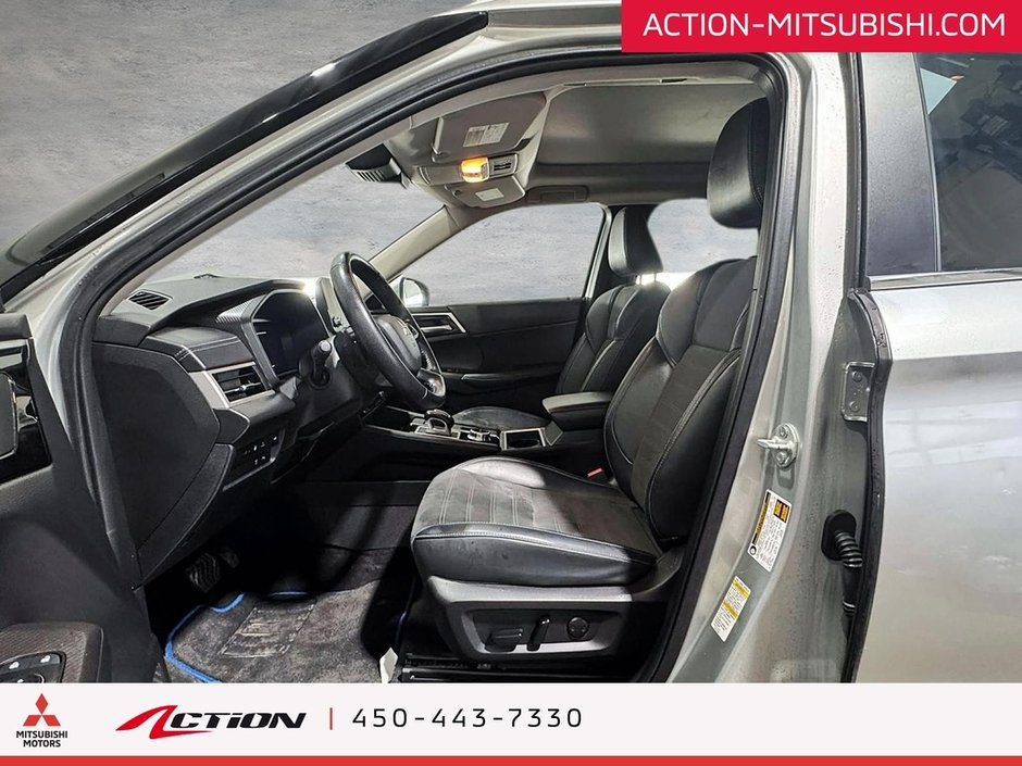 Mitsubishi Outlander PHEV LE S-AWC Toit Pano Carplay Android auto Navigation 2024-9