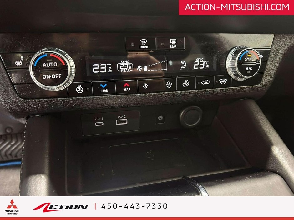 Mitsubishi Outlander PHEV LE S-AWC Toit Pano Carplay Android auto Navigation 2024-19