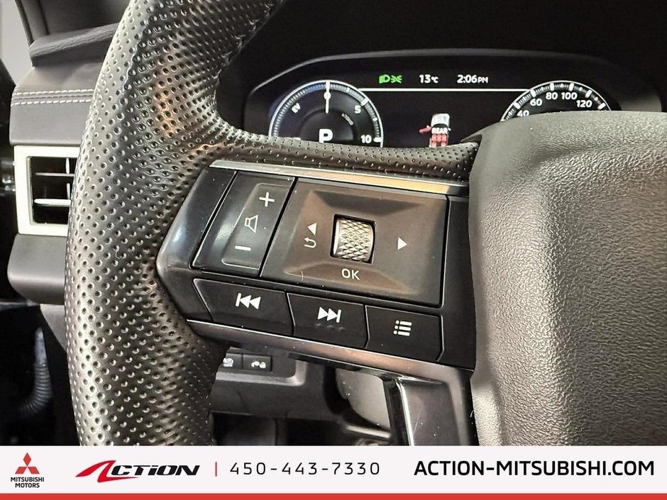 2024 Mitsubishi Outlander PHEV ÉDITION NOIR S-AWC . CUIR. TOIT PANO.-13