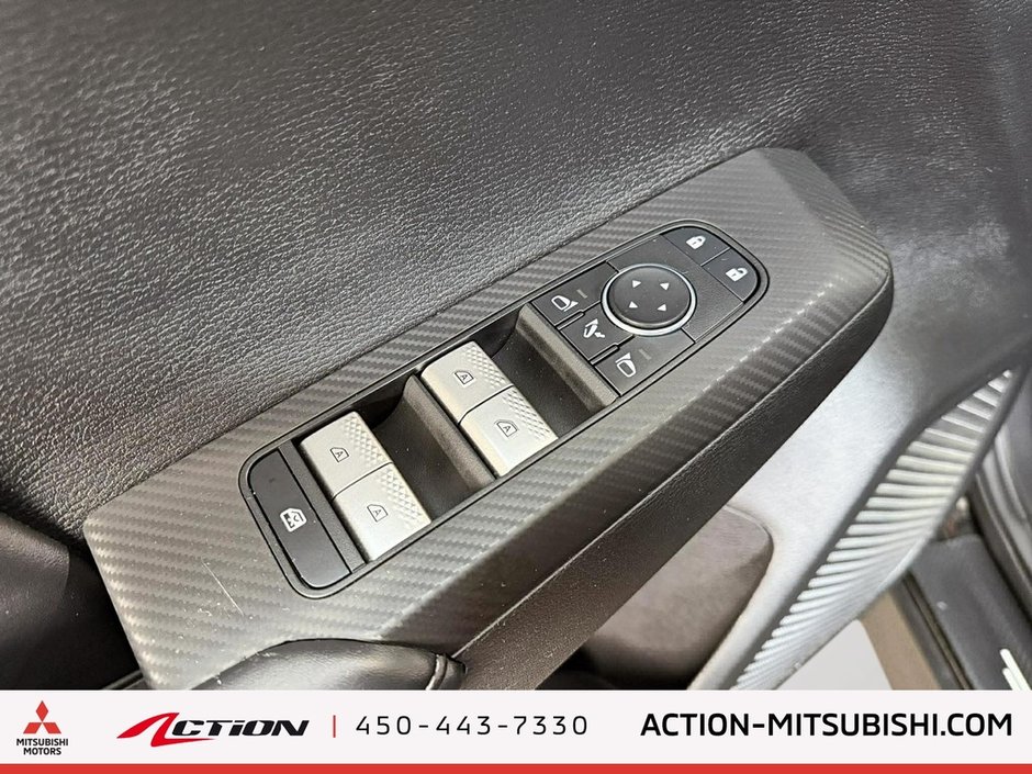 2024 Mitsubishi Outlander PHEV ÉDITION NOIR S-AWC . CUIR. TOIT PANO.-11
