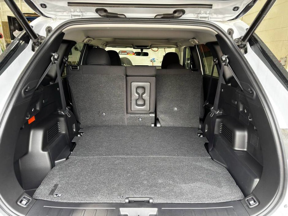 2025 Mitsubishi Outlander PHEV SE-14