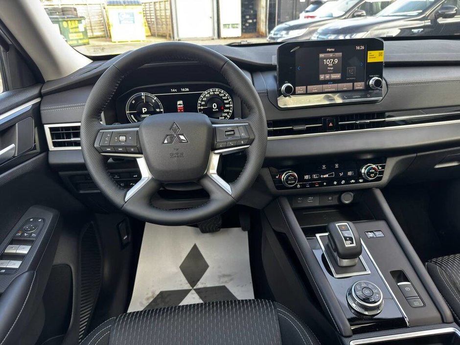 2025 Mitsubishi Outlander PHEV SE-22