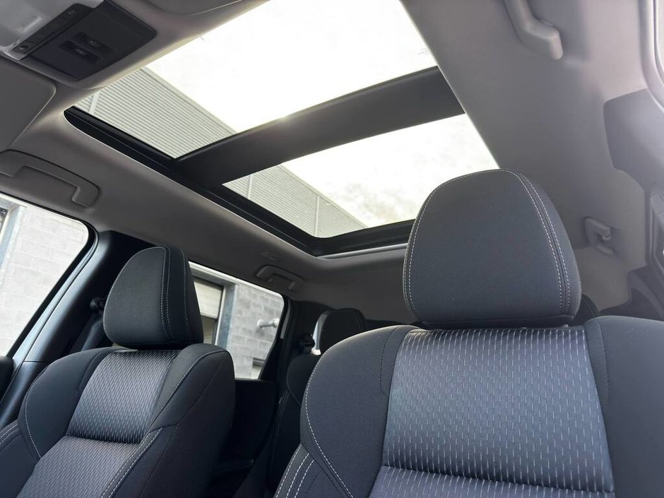 2025 Mitsubishi Outlander PHEV SE-12