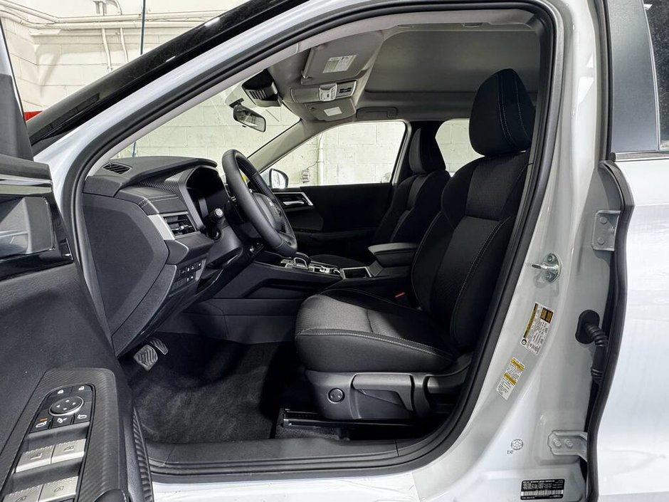 2025 Mitsubishi Outlander PHEV SE-11