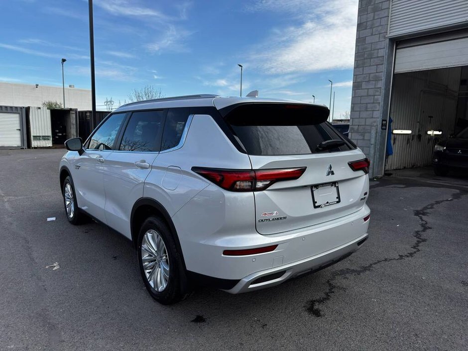 2025 Mitsubishi OUTLANDER PHEV SE-3
