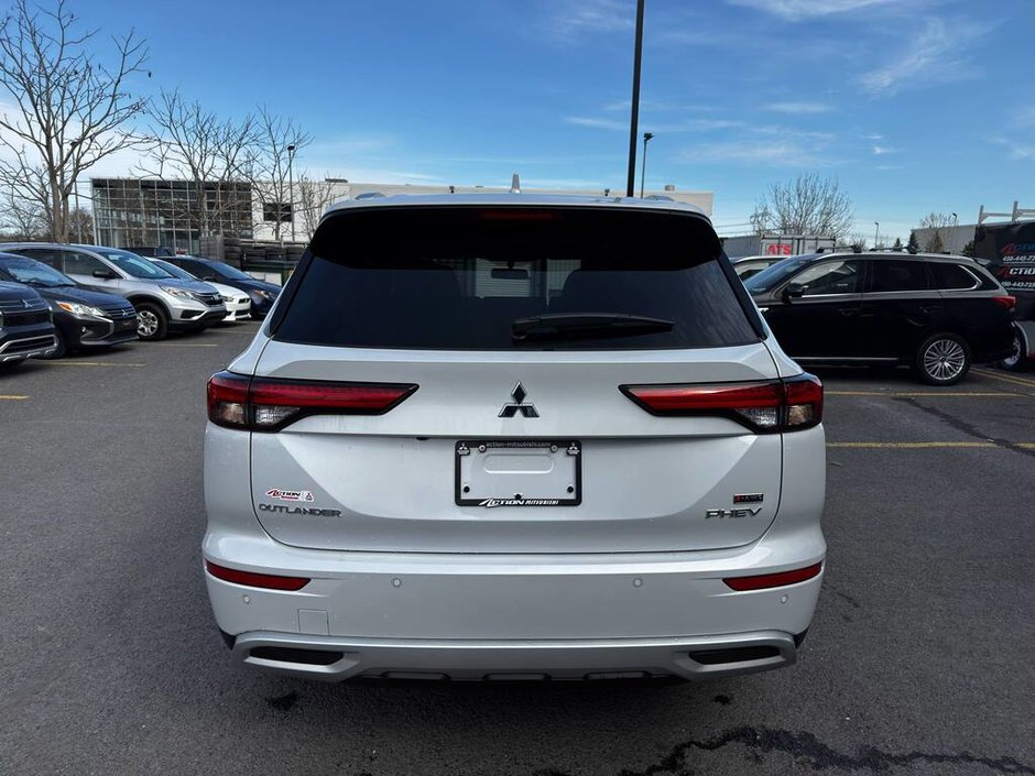 2025 Mitsubishi Outlander PHEV SE-4