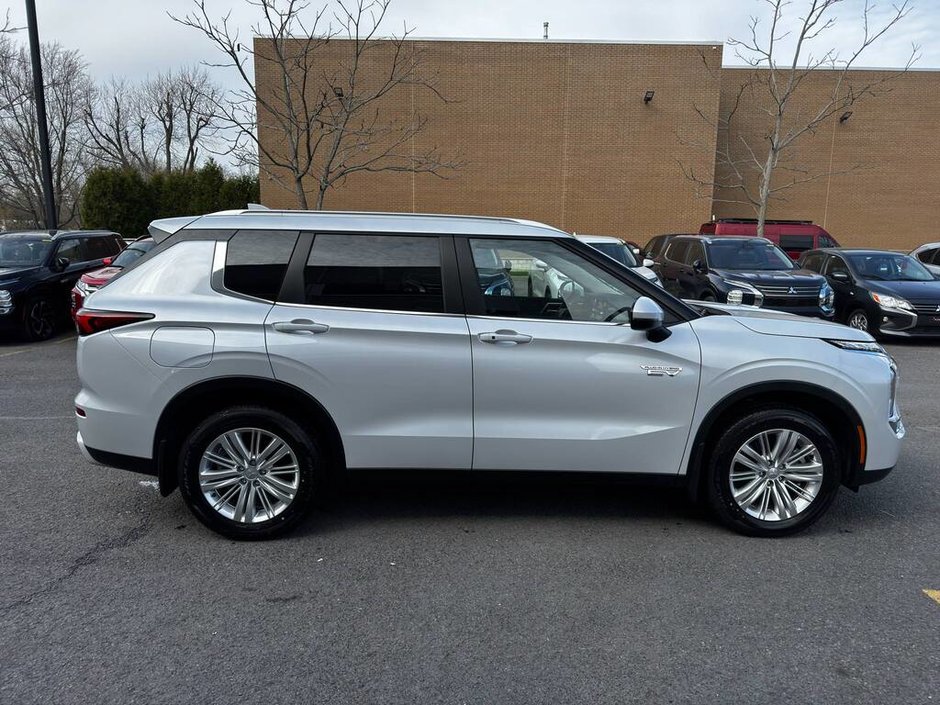 2025 Mitsubishi Outlander PHEV SE-6