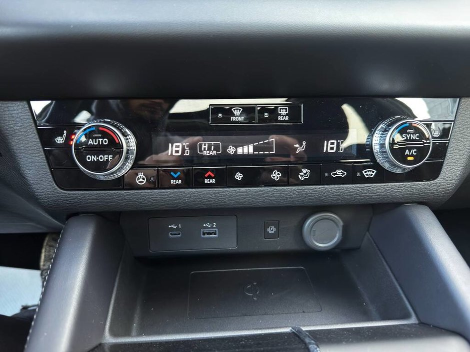 2025 Mitsubishi OUTLANDER PHEV SE-31