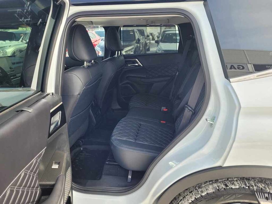 2025 Mitsubishi Outlander PHEV GT-7