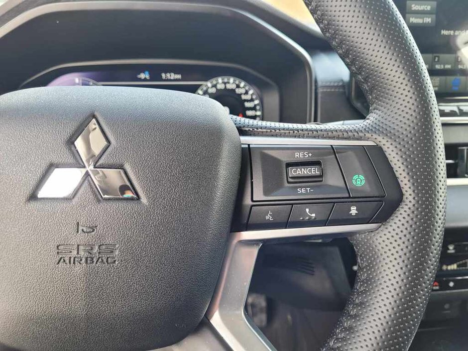 2025 Mitsubishi Outlander PHEV GT-16