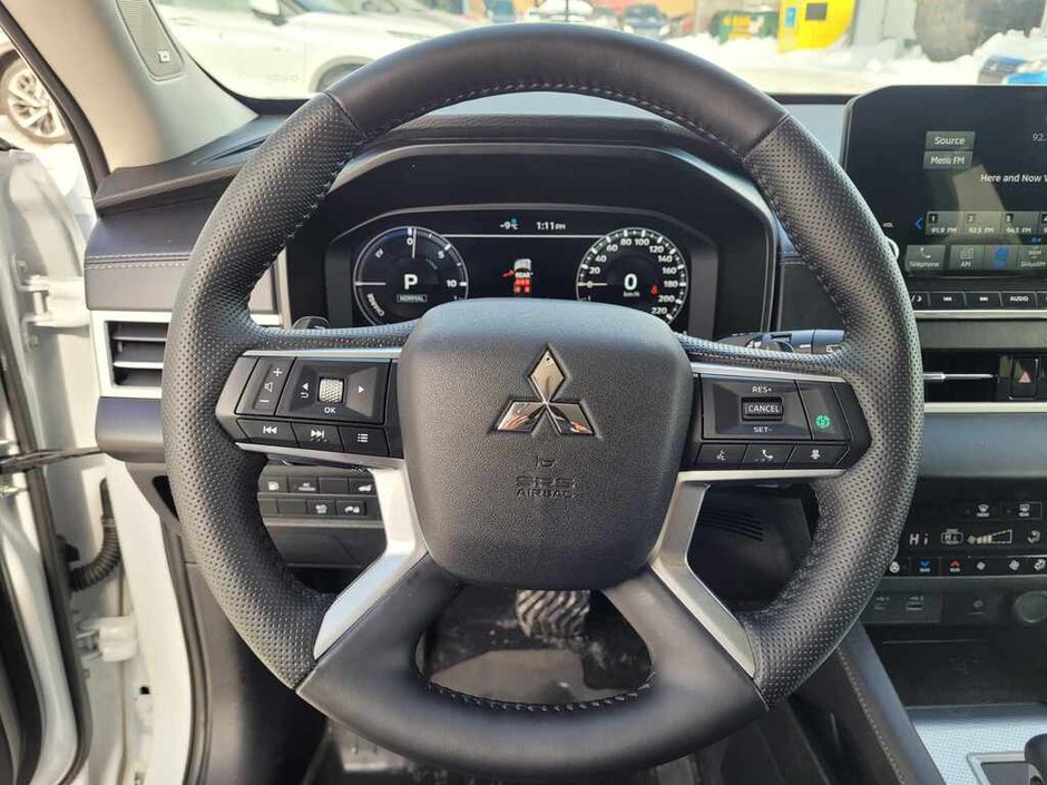 2025 Mitsubishi Outlander PHEV GT-14