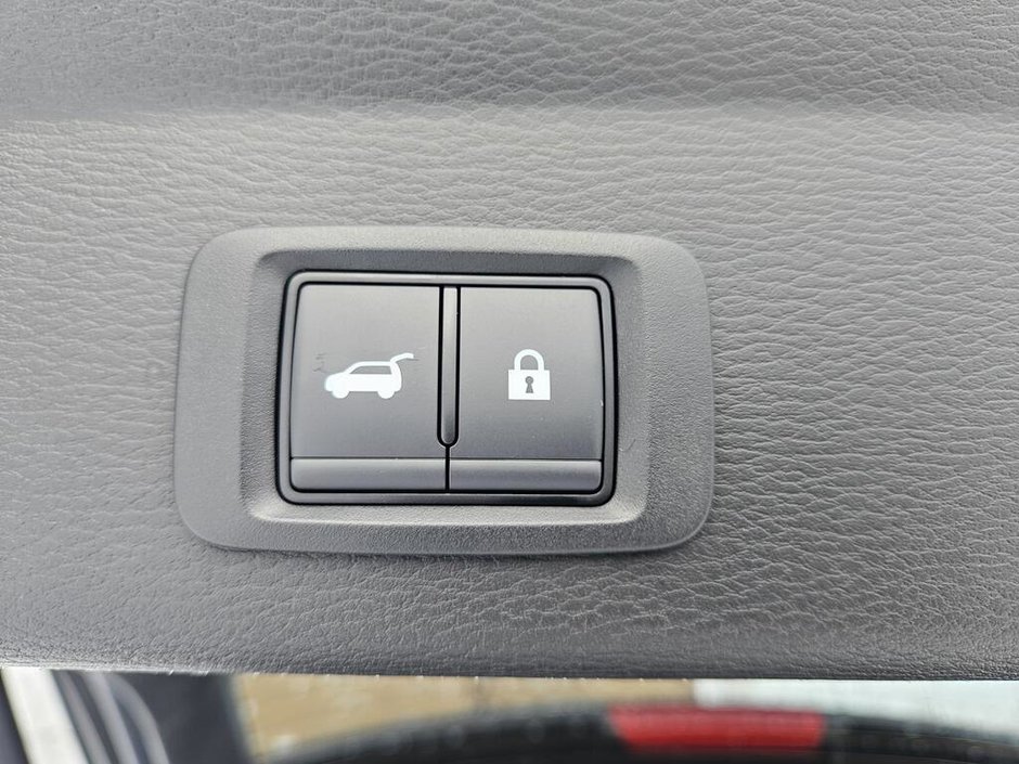 2025 Mitsubishi Outlander PHEV SE-15