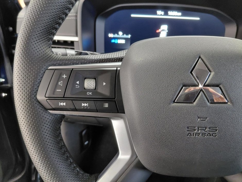 2025 Mitsubishi OUTLANDER PHEV SE-24
