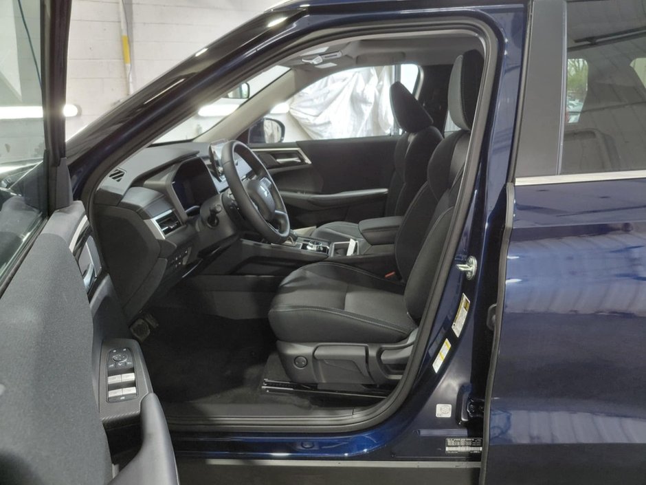 2025 Mitsubishi OUTLANDER PHEV SE-11