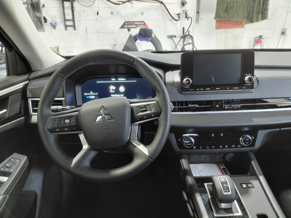 2025 Mitsubishi OUTLANDER PHEV SE-22