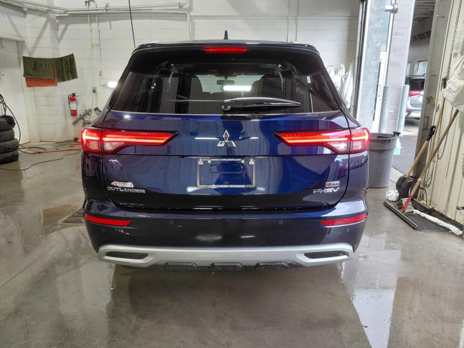 2025 Mitsubishi OUTLANDER PHEV SE-4