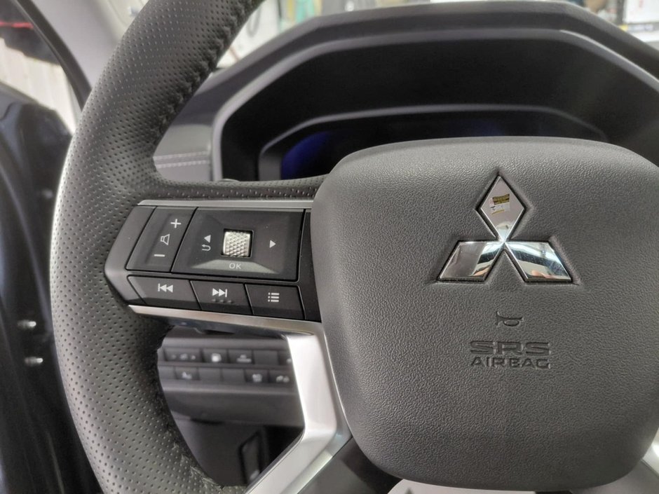 2025 Mitsubishi OUTLANDER PHEV SEL-21