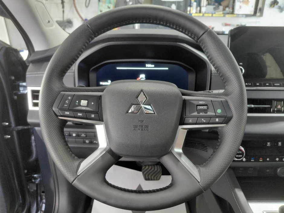 2025 Mitsubishi OUTLANDER PHEV SEL-20