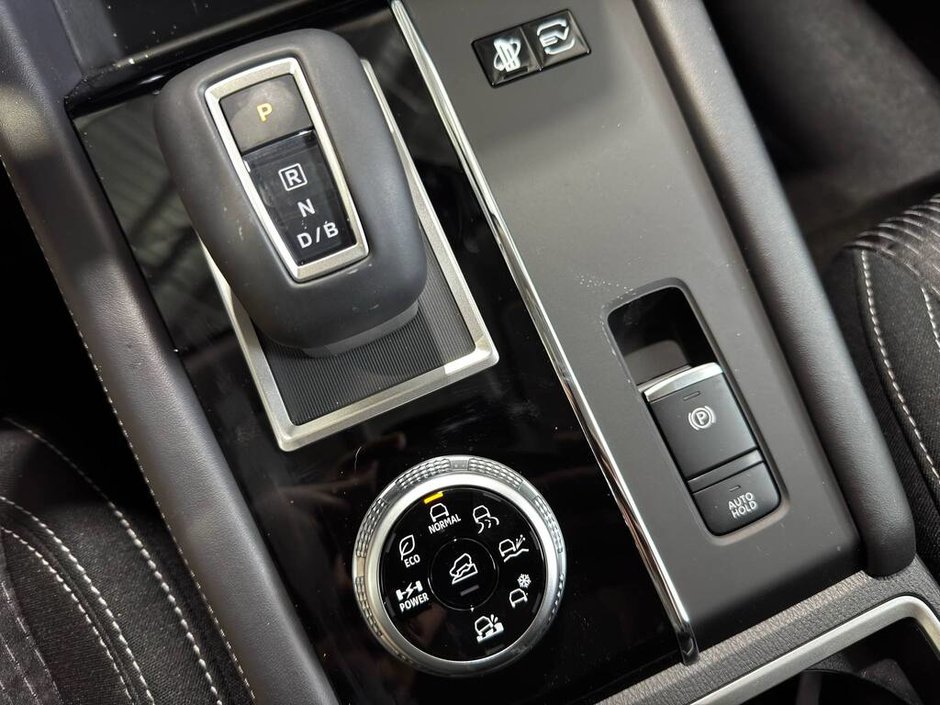 2025 Mitsubishi OUTLANDER PHEV SE-32