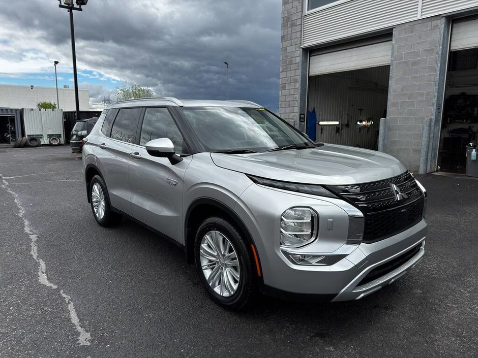 2025 Mitsubishi OUTLANDER PHEV SE-7
