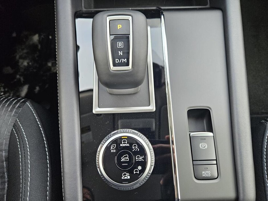 2025 Mitsubishi OUTLANDER PHEV SE-31