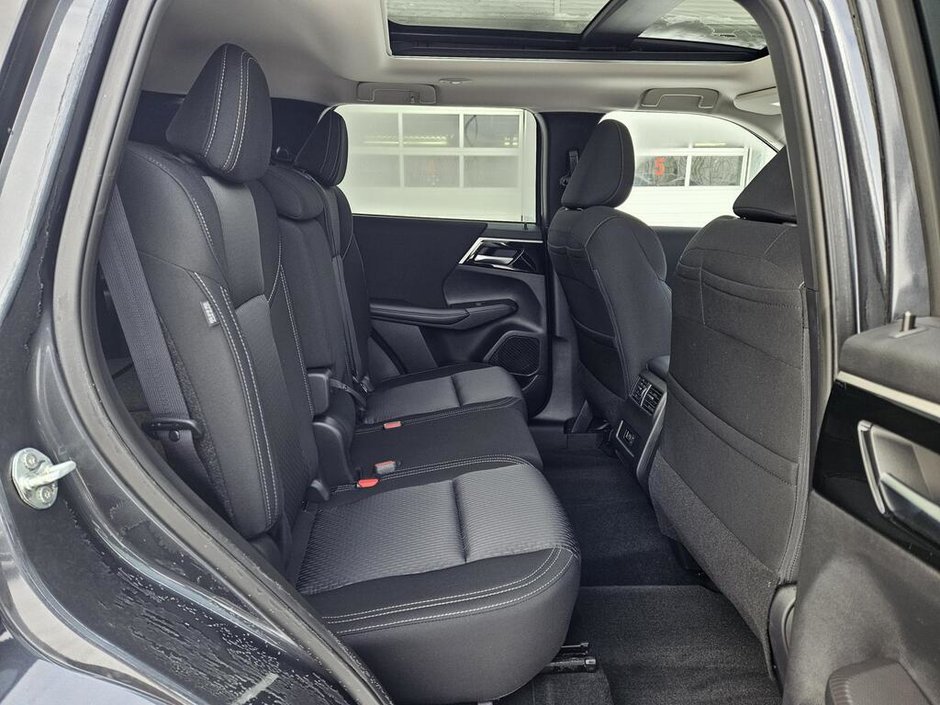 2025 Mitsubishi OUTLANDER PHEV SE-16
