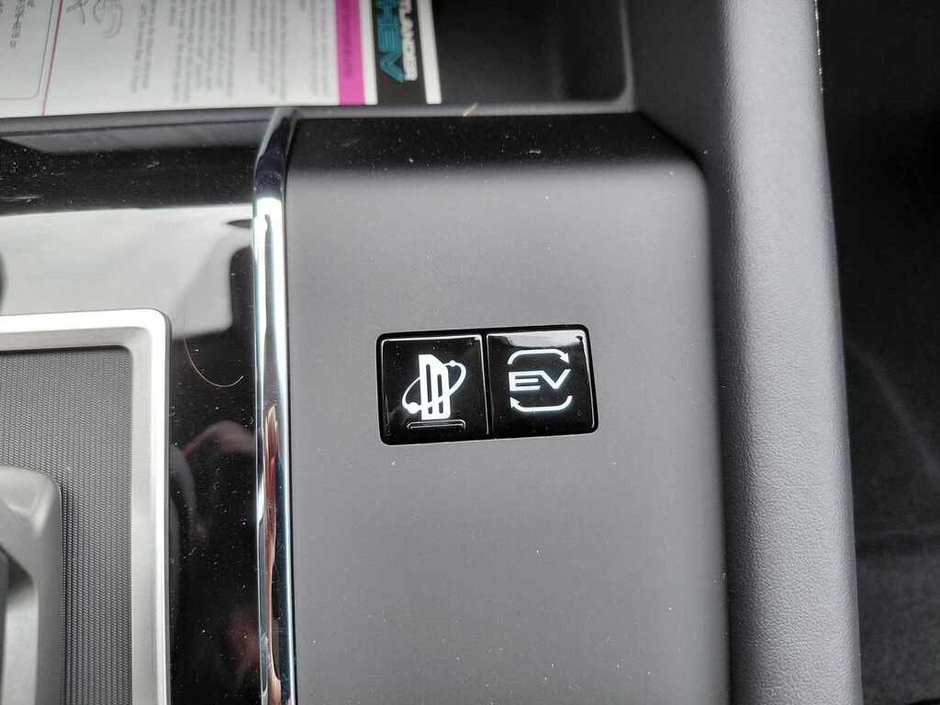 2025 Mitsubishi OUTLANDER PHEV SE-33