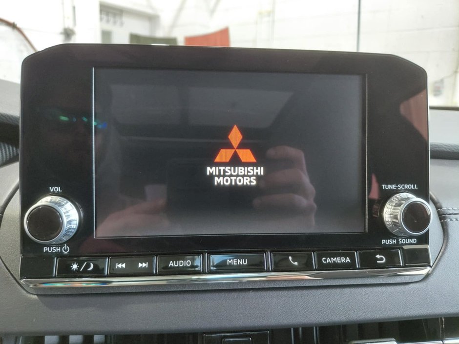 2025 Mitsubishi Outlander PHEV SE-27