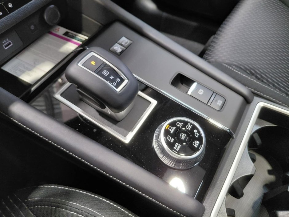 2025 Mitsubishi Outlander PHEV SE-30