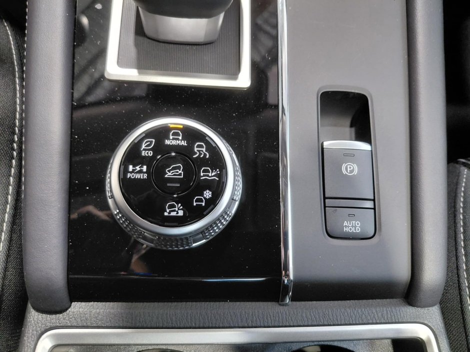 Mitsubishi OUTLANDER PHEV SE 2025-31