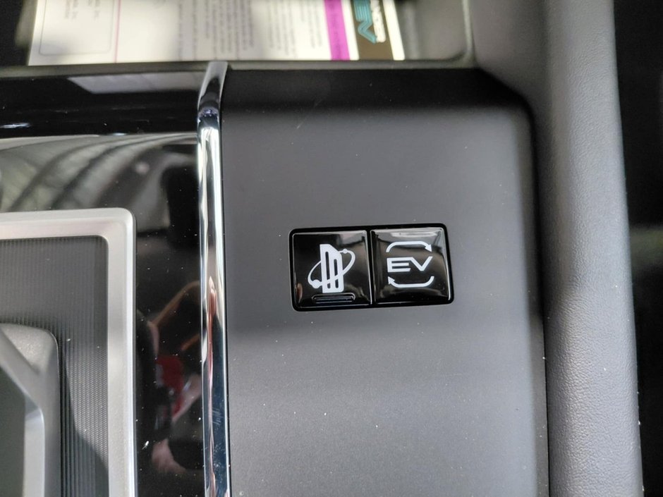 2025 Mitsubishi Outlander PHEV SE-32