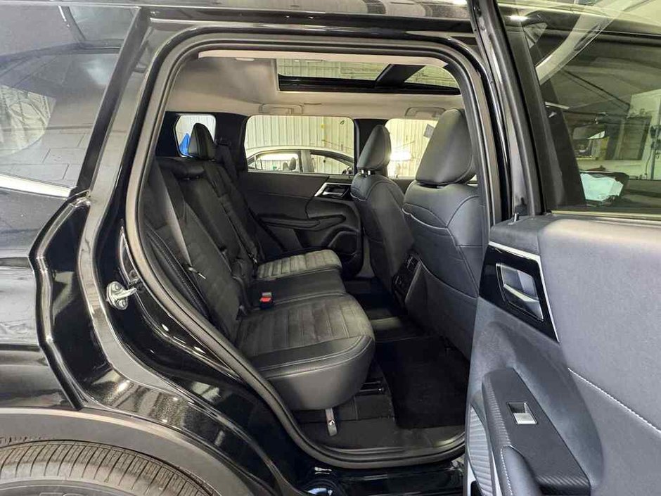 2025 Mitsubishi OUTLANDER PHEV LE  Garantie 10 ans/160,000km-17