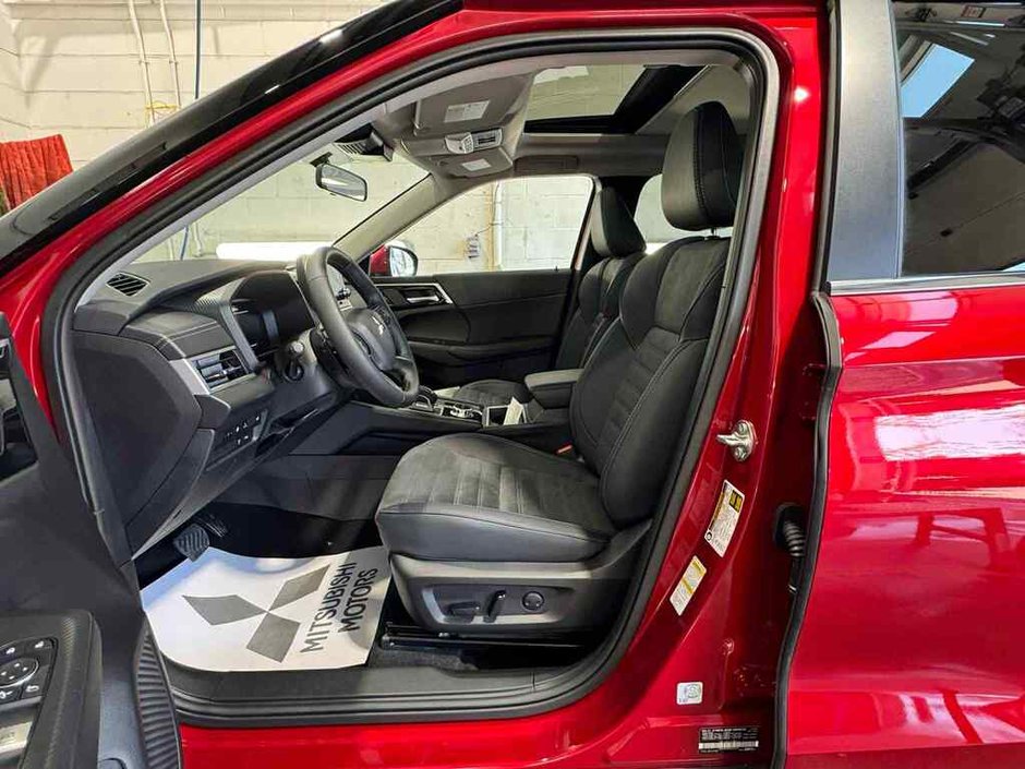 Mitsubishi OUTLANDER PHEV LE 2025-11