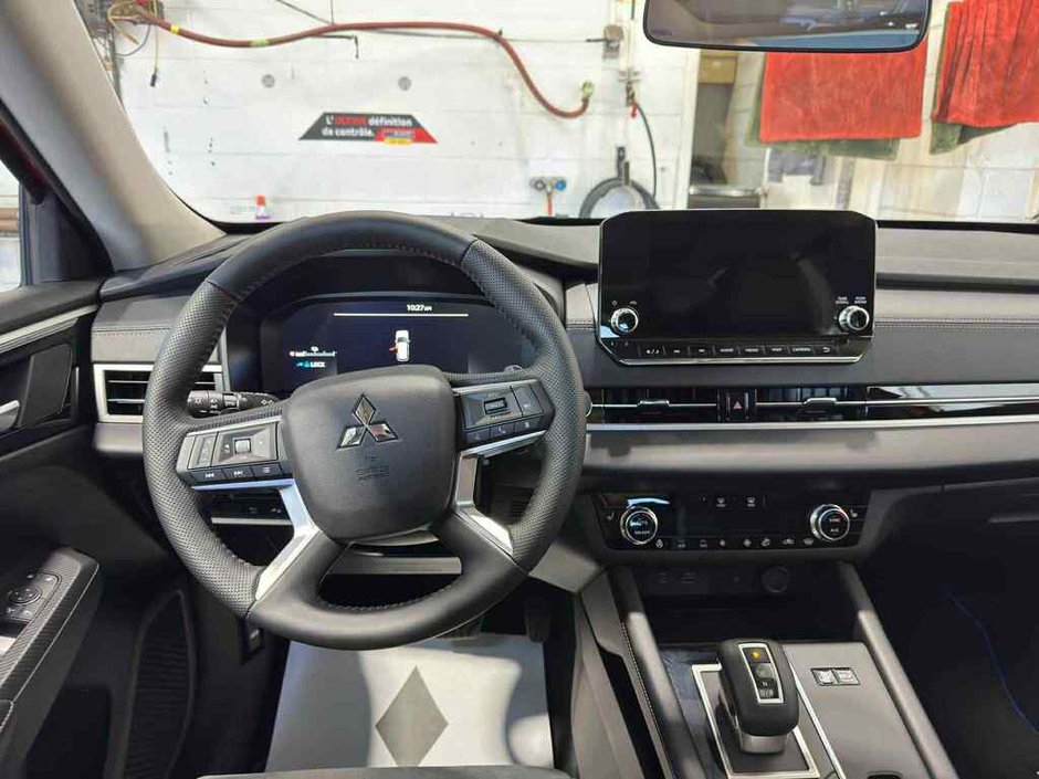 Mitsubishi OUTLANDER PHEV LE 2025-21