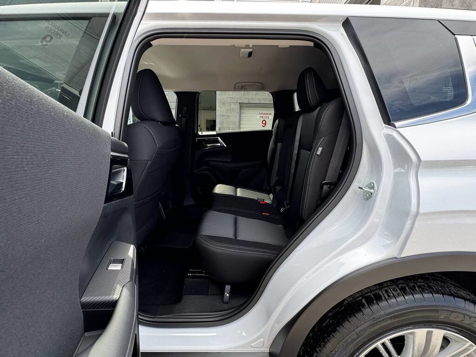 2025 Mitsubishi OUTLANDER PHEV ES-12
